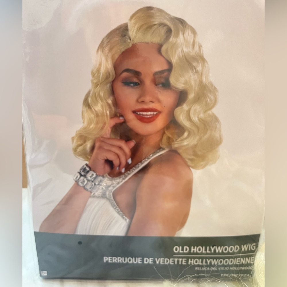 Blonde wig !